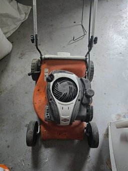 Stihl RM 248 T na díly - 1