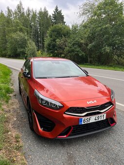 KIA CEED GT 1.6T-GDi 150kW 7°DCT 2022 - Záruka, 2x sada kol