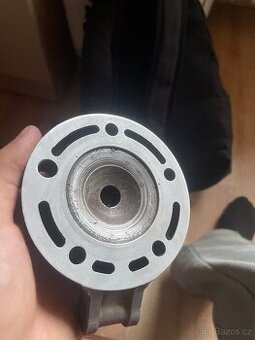 Prodám hlavu na yz 125 1997
