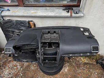 Palubní deska s airbagem Subaru Forester SH (2008–2013)