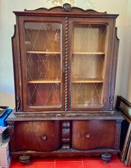 TOP-Luxusní starožitná vitrína, 1. Republika