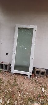 Dveře vchodové, trojsklo