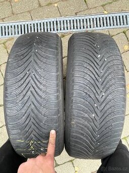 205/60/16 dvě zimní pneu Michelin