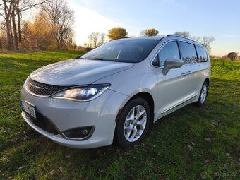 Chrysler Pacifica Touring L Plus