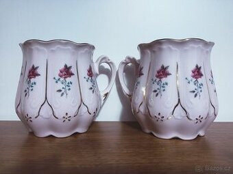 2x hrnek z růžového porcelánu s květem růže