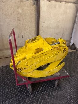 Kleště na klestí, dřevo