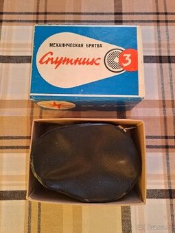 starý mechanický holicí strojek Sputnik 3