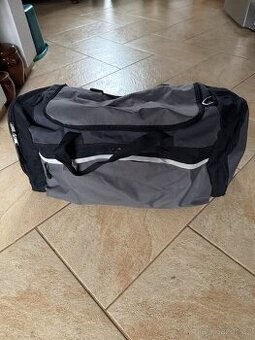 Černošedá nová cestovní taška