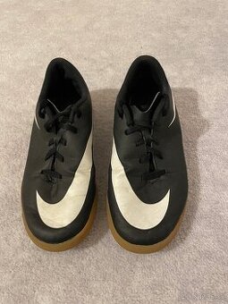 Sálová obuv Nike, vel. 35,5