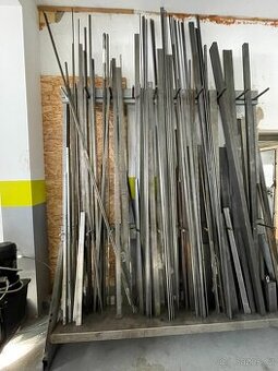 Výprodej nástrojárny - materiál - 1