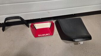 Suzuki GSX-R 750 rok 88-89 sedlo, madlo a kampelička