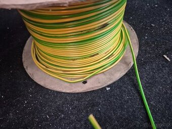 Žluto zelený vodič - 1