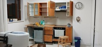 Zánovní kuchyňská linka