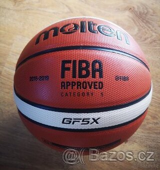 Basketbalový míč molten, velikost 5, nový, 700 Kč
