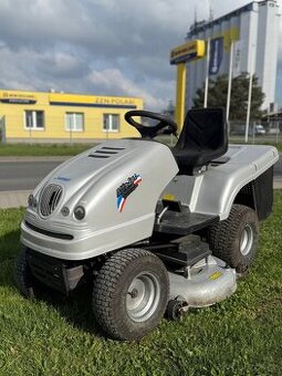 Zahradní traktor KARSIT V2 122 cm kosa