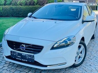 Volvo V40 2.0 D3 5VÁLEC 110KW AUTOMAT VÝHŘEV SERVISKA