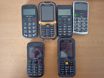 Různé mobily na díly