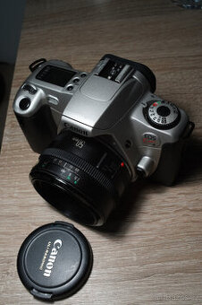 Canon EOS KISS III s objektivem 50/1.8 MK I