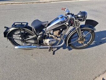 Predvalecna CZ 250 sport. Pojizdna