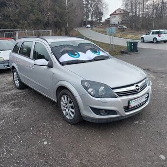 Opel Astra, 1.9CDTI,KRÁSNÁ,SERVISKA,VÝBAVA