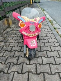 Dětská elektrická tříkolka