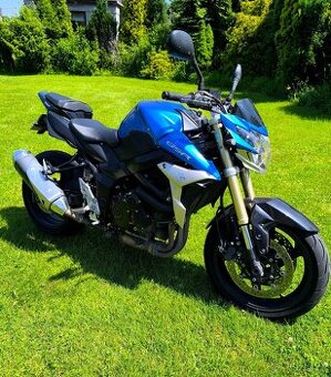 Suzuki GSR 750