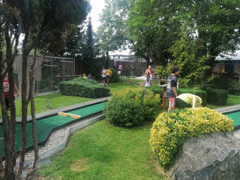 Obsluha do občerstvení a minigolf