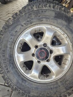 Prodám  pneu 245/70 r16