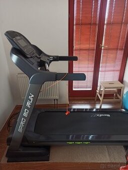 Běžecký pás Housefit spiro i80