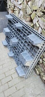 Plastová paleta