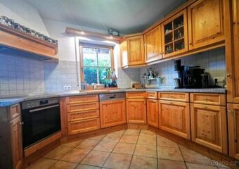 Luxusní linka z masivu se spotřebiči, 4892