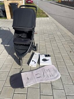 Thule Spring černá barva