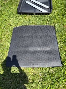 Gumový koberec do kufru, Octavia 3 combi