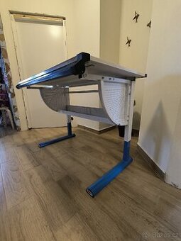 Rostoucí detsky psací stul