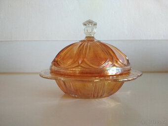 dóza z lisovaného skla - 1