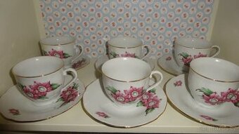 Sada romantických retro šálků