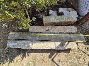 Žulové kvádry a kostky