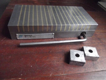 Magnetická upínací deska