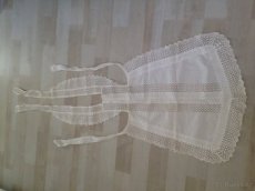 Vyšívaná zástěra