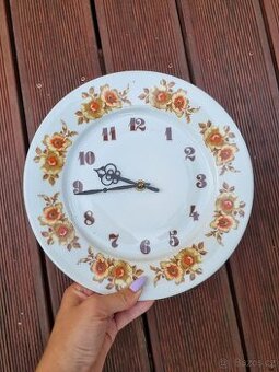 Porcelánové hodiny Epiag