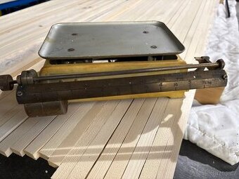 Domácí kuchyňská váha