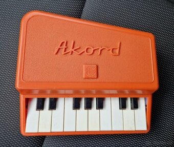 Akord dětské plastové pianko,klavírek - 5 kousků