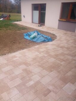 Pokládka zámkové dlažby