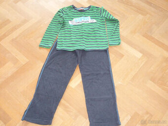 Pyžamo velikost 134