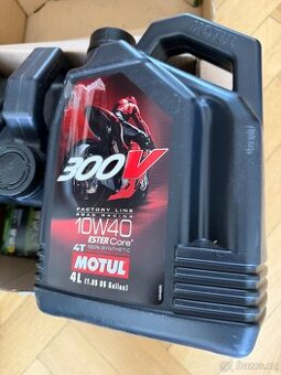 Motul 300V 10W-40 4L + Hiflofiltro HF160RC – 3× sada