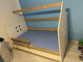 Domečková postel s matrací a roštem - 1
