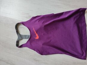 Tílko Nike s vsitou podprsenku , velikost M - 1