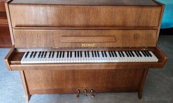 Piano Petrof K114 s 3 pedály - Hliníkový moderátor - Dub