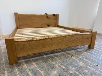 Manželska postel z dubového masivu