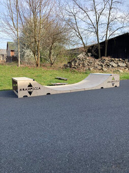 Přenosná dřevěná MINI RAMPA – skate, koloběžka, brusle